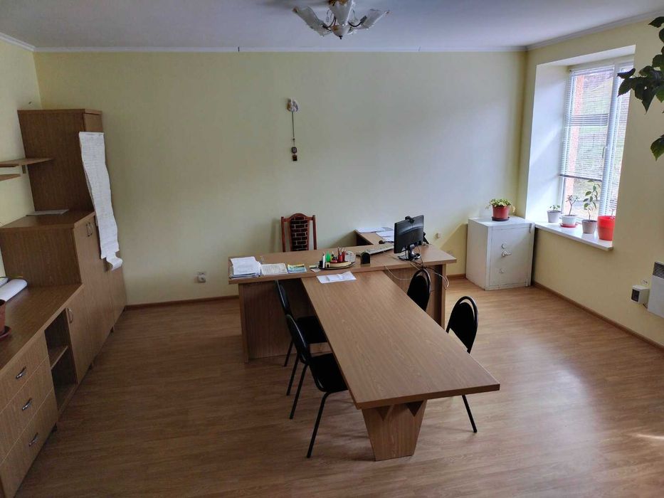 Продається багатофункціональний комплекс будівель у смт. Воловець