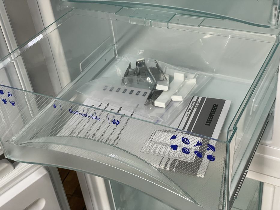 Вбудований холодильний Liebherr ICBN 3314 в ІДЕАЛЬНОМУ стані BioFresh