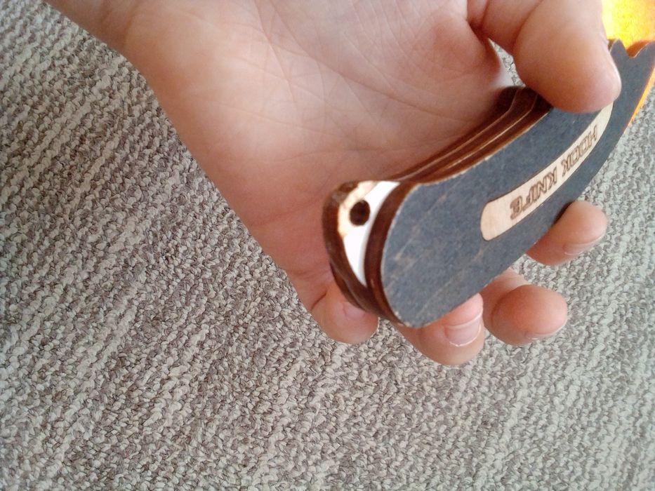 Дерев'яний Ніж...