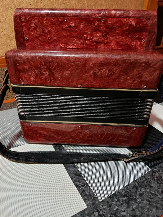 Продам гармошку "Ромашка" після ремонту у майстра.