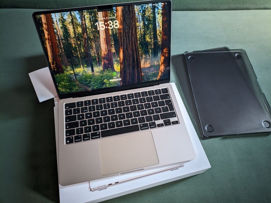 MacBook Air M2 8/256 Starlight без блокувань