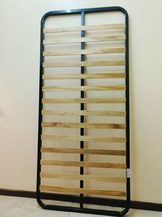 Vendo estrado metálico como ripas de madeira