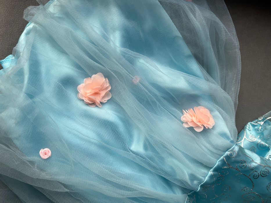 Strój na Halloween  bal przebierańców Pani Wiosna Zima Elsa 122-128cm