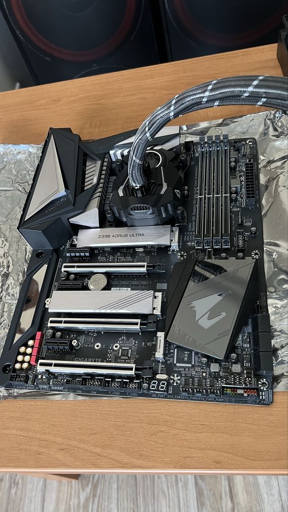 Zestaw procesor I7 9700k płyta Aorus z390 ultra chłodzenie wodne 420