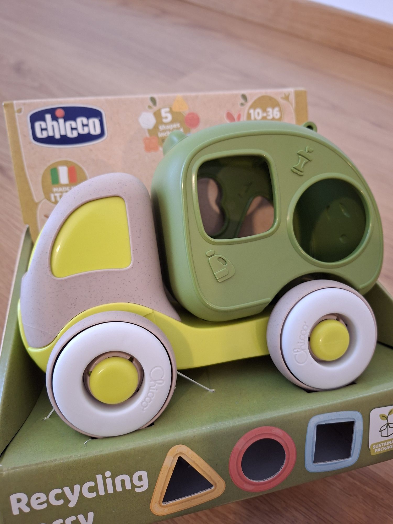 Camião Chicco com formas