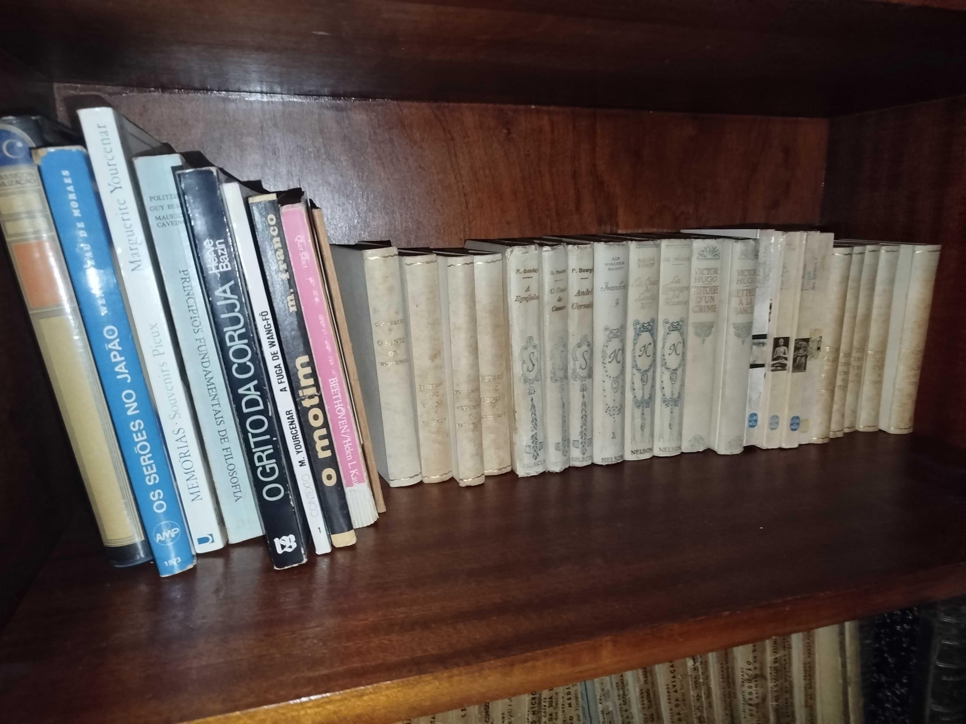 Vendo livros variados 2