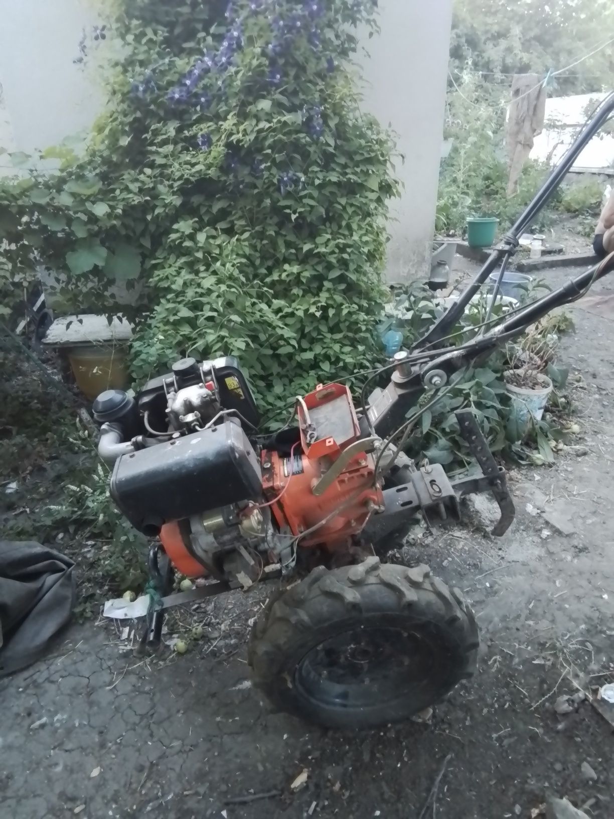 Мотоблок 9 лошадиных сил FORTE 1350E