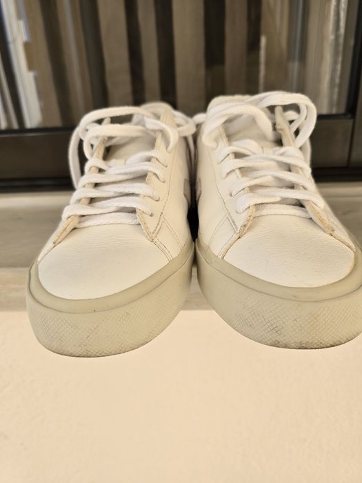 Ténis  Veja tamanho 38