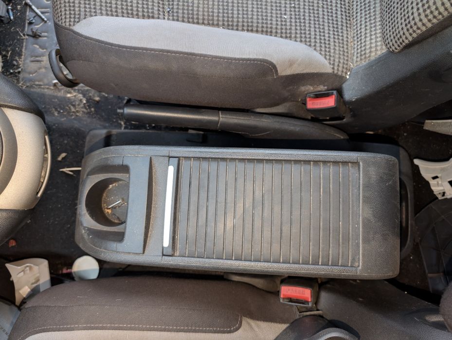 Schowek prawy lewy tył tunel środkowy peugeot partner citroen Berlingo