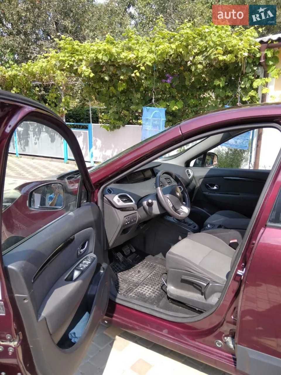 Продам Renault Megane Scenic 2012