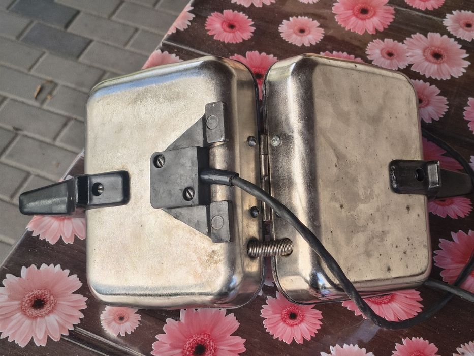 Вафельныца 1988 года в кафе.