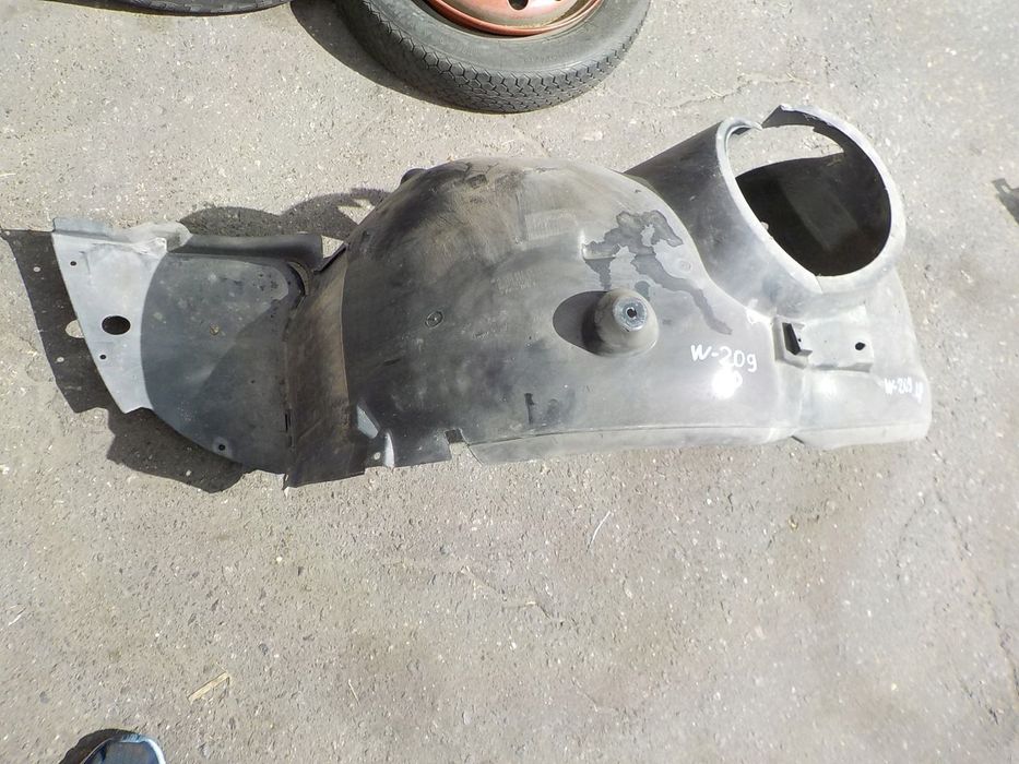 nadkole lewy przód mercedes clk w209 A2098840522 A2098841122 A2098840322