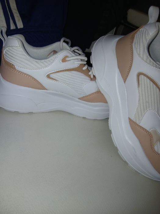 Trampki damskie w idealnym stanie