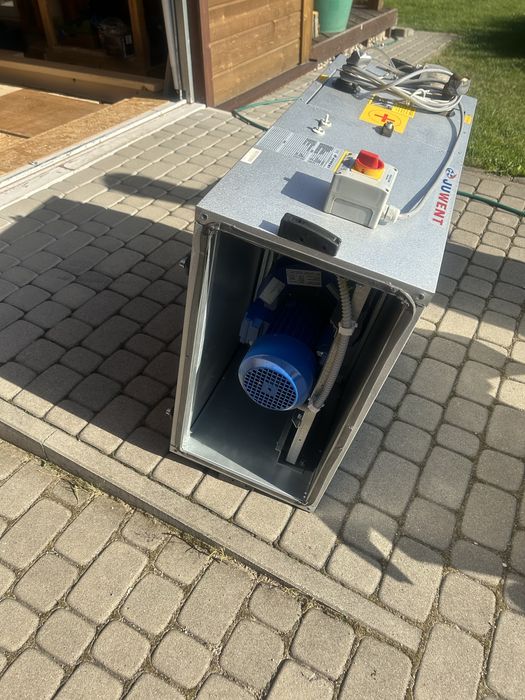 Centrala wentylacyjna z nagrzewnica Juwent wraz ze sterowniem.