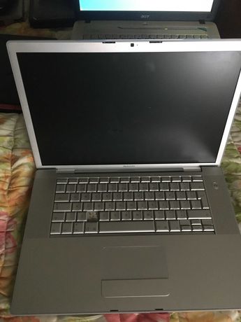 Apple  MacBook Pro