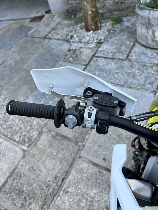 Husqvarna TE 300 TBI 2024