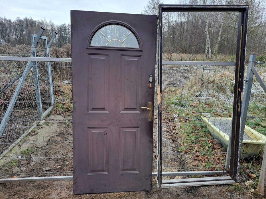 Drzwi wejściowe z demontażu