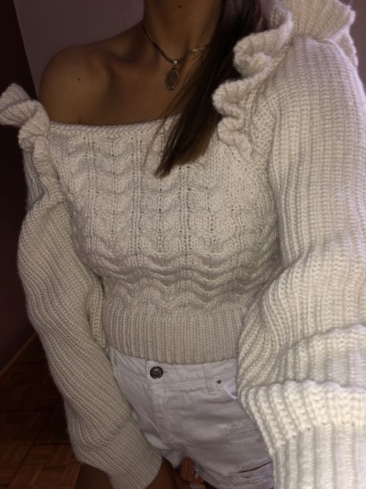 Zara sweter warkocz kwadratowy dekolt crop top falbany