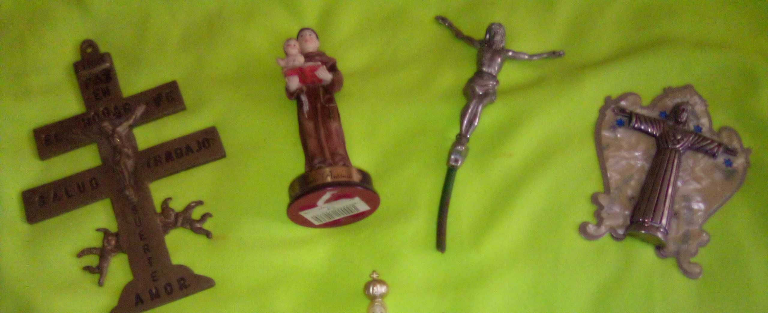 estatuetas religiosas e outras