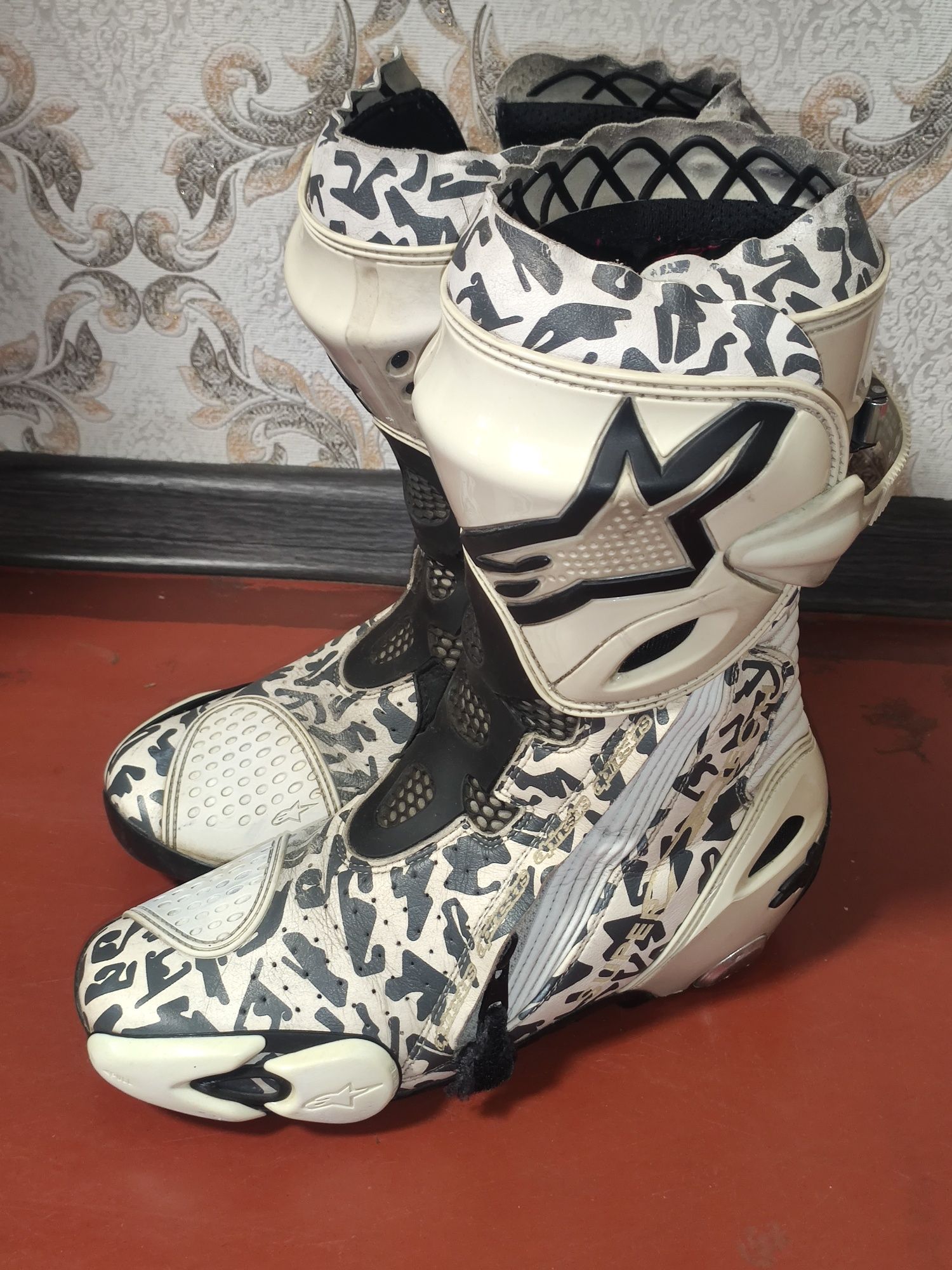 Продам мото костюм Alpinestars