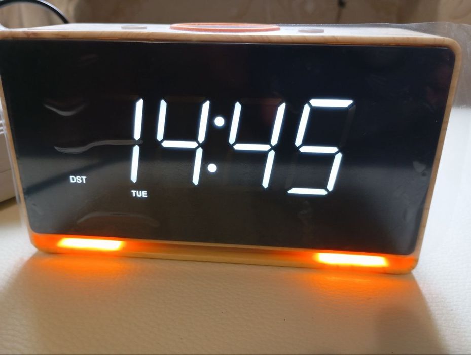 Радіогодинник iTOMA, годинник з білим світлодіодним дисплеєм