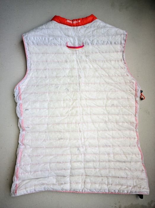 Kamizelka Peak Performance Dyneema - XS - 90% puch Ultralight