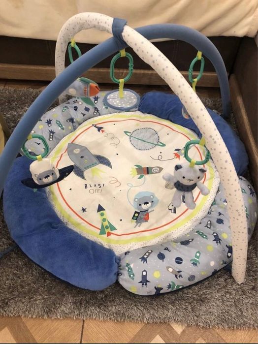 Розвиваючий килимок для дитини