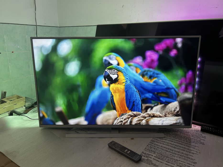 Telewizor Philips 43PUS7304 4K UHD Smart TV z AMBILIGHT PETARDA