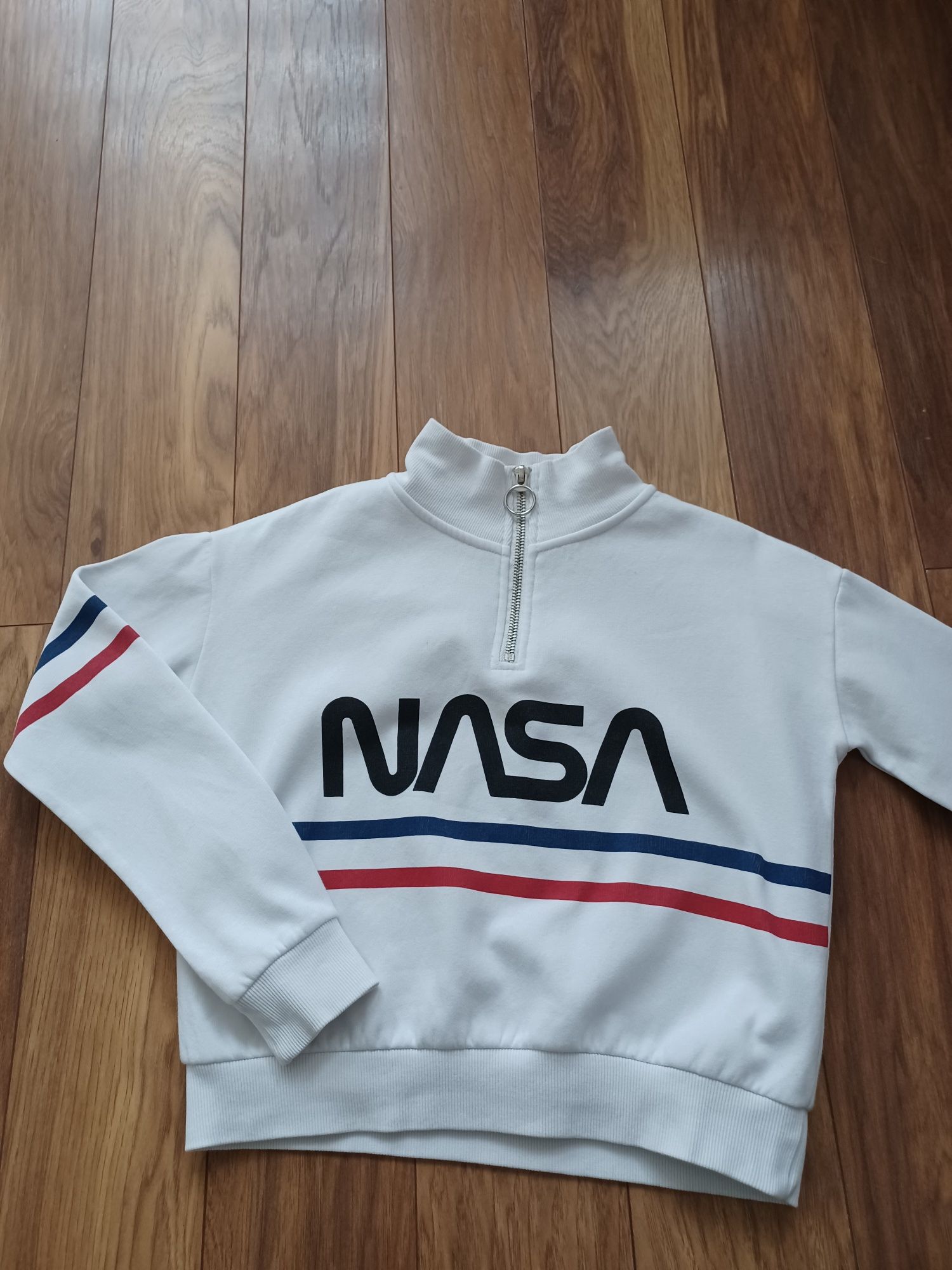 Cudna bluza H&M z aplikacją NASA