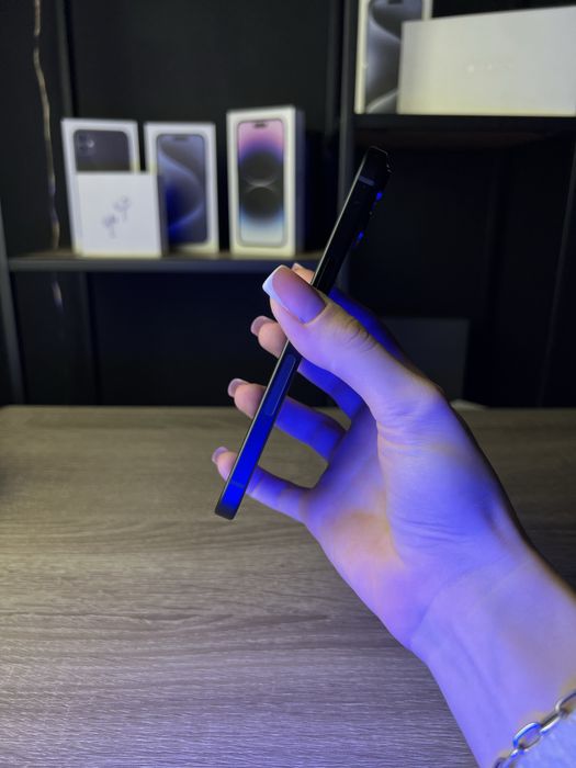 iPhone 15 128 Gb з гарантованим подарунком AirPods Pro 2