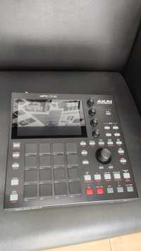 AKAI Mpc One + mala transporte Magma