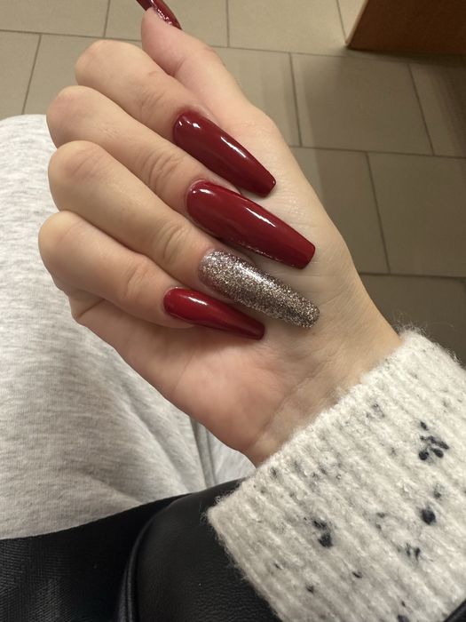 Наращивания , кореккция ногтей