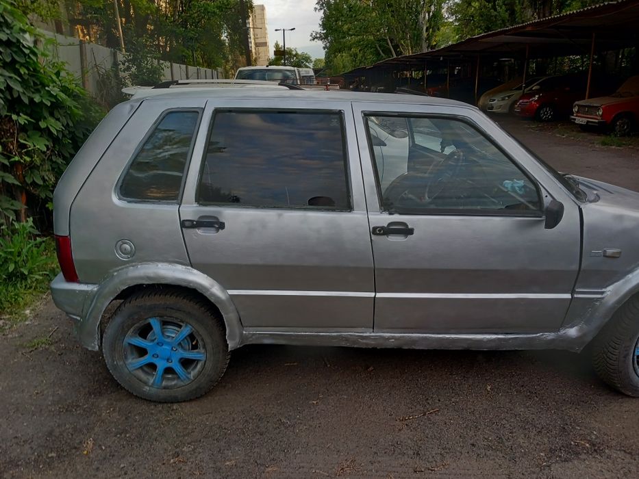 Фиат уно рест 1984г.