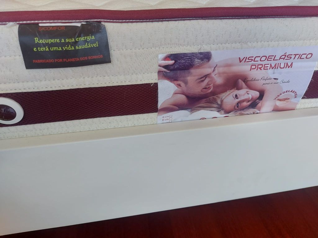 Cama de casal com colchão