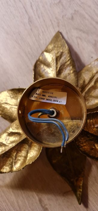 Kinkiet Golden Flower projektu Willy'ego Daro dla Massive, lata 70