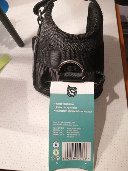 Szelki nowe dla psa.