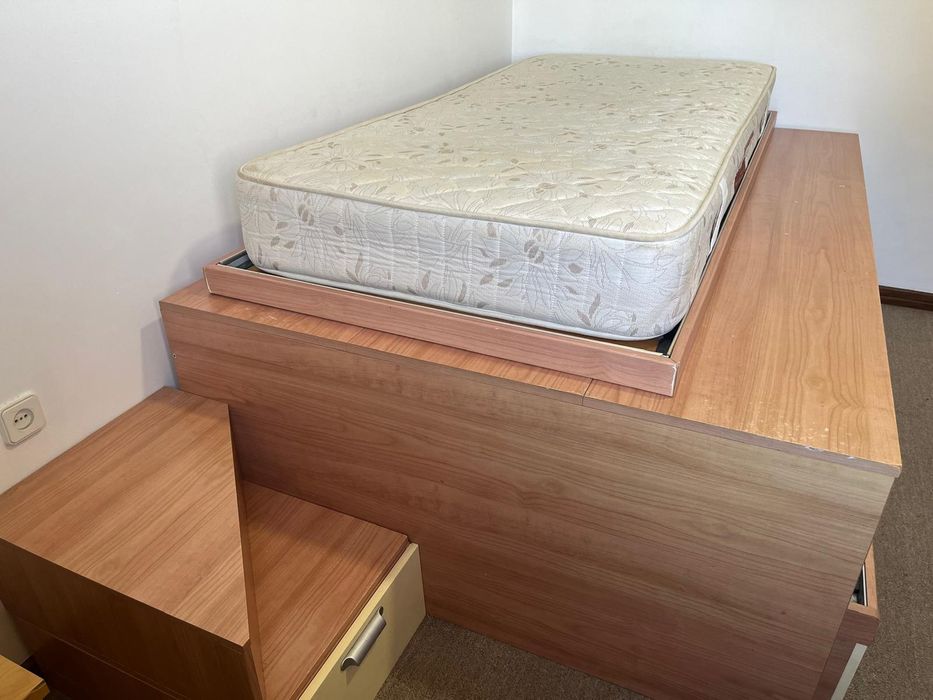 Cama Beliche com dois colchões e escada