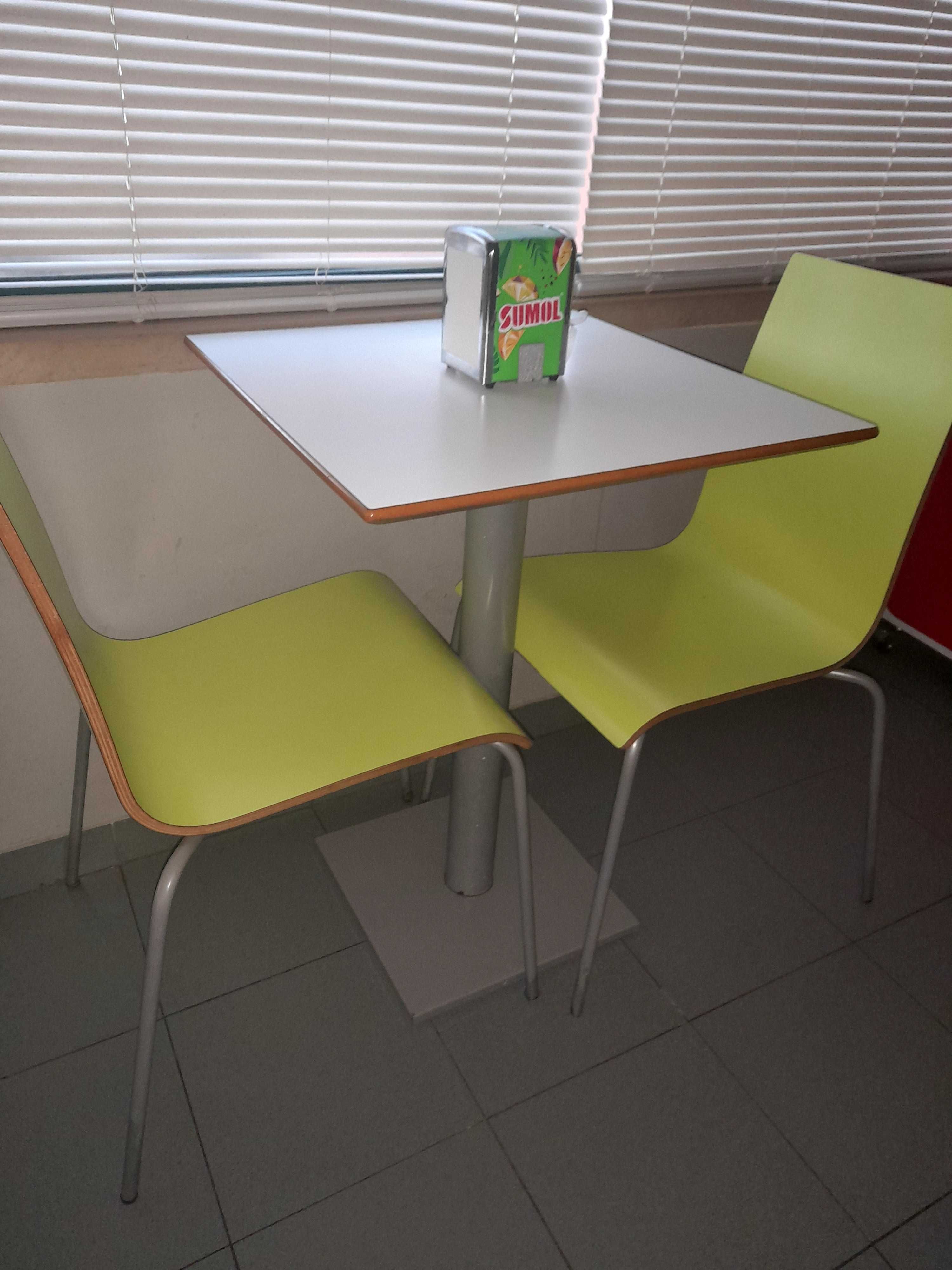 Mesas e cadeiras pastelaria conjunto