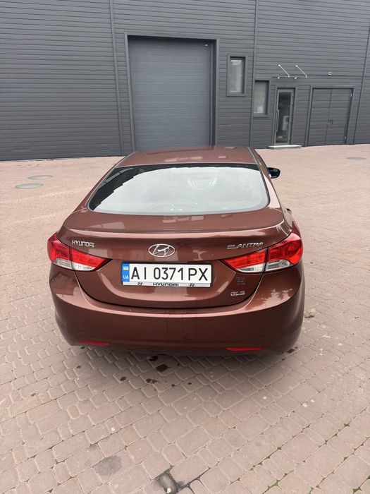 Hyundai Elantra 2012 року | 1.8 бензин/газ | Механіка