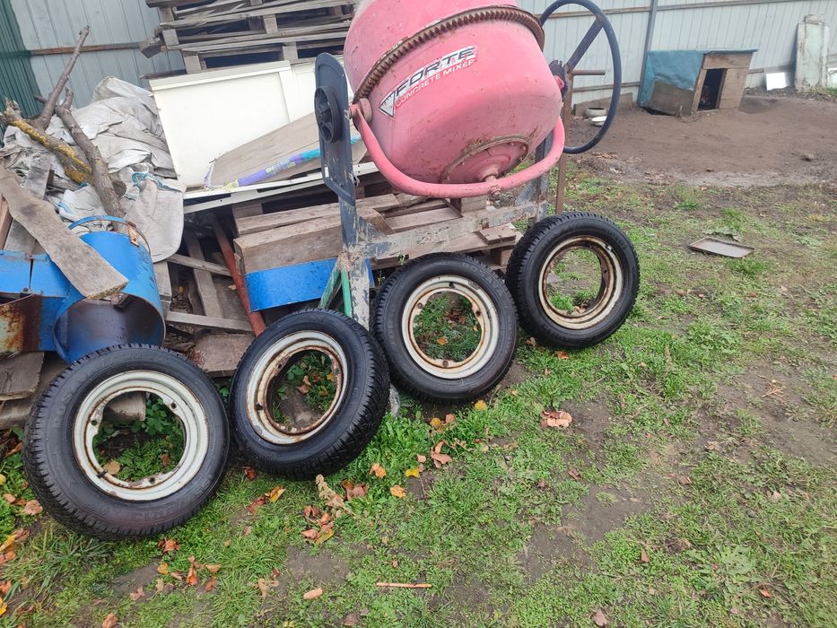 Продам зимовий комплект резини