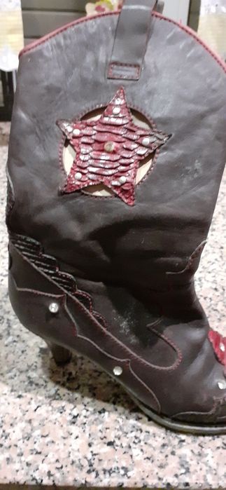 Vendo dois pares de botas texana.