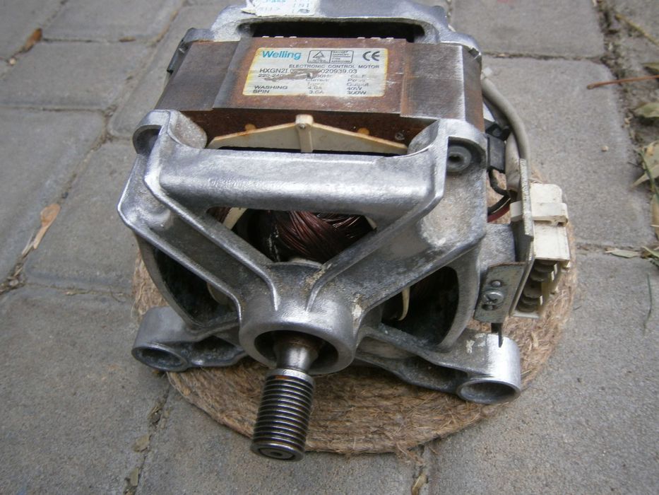 Двигатель мотор к стиральной машине- автомат.