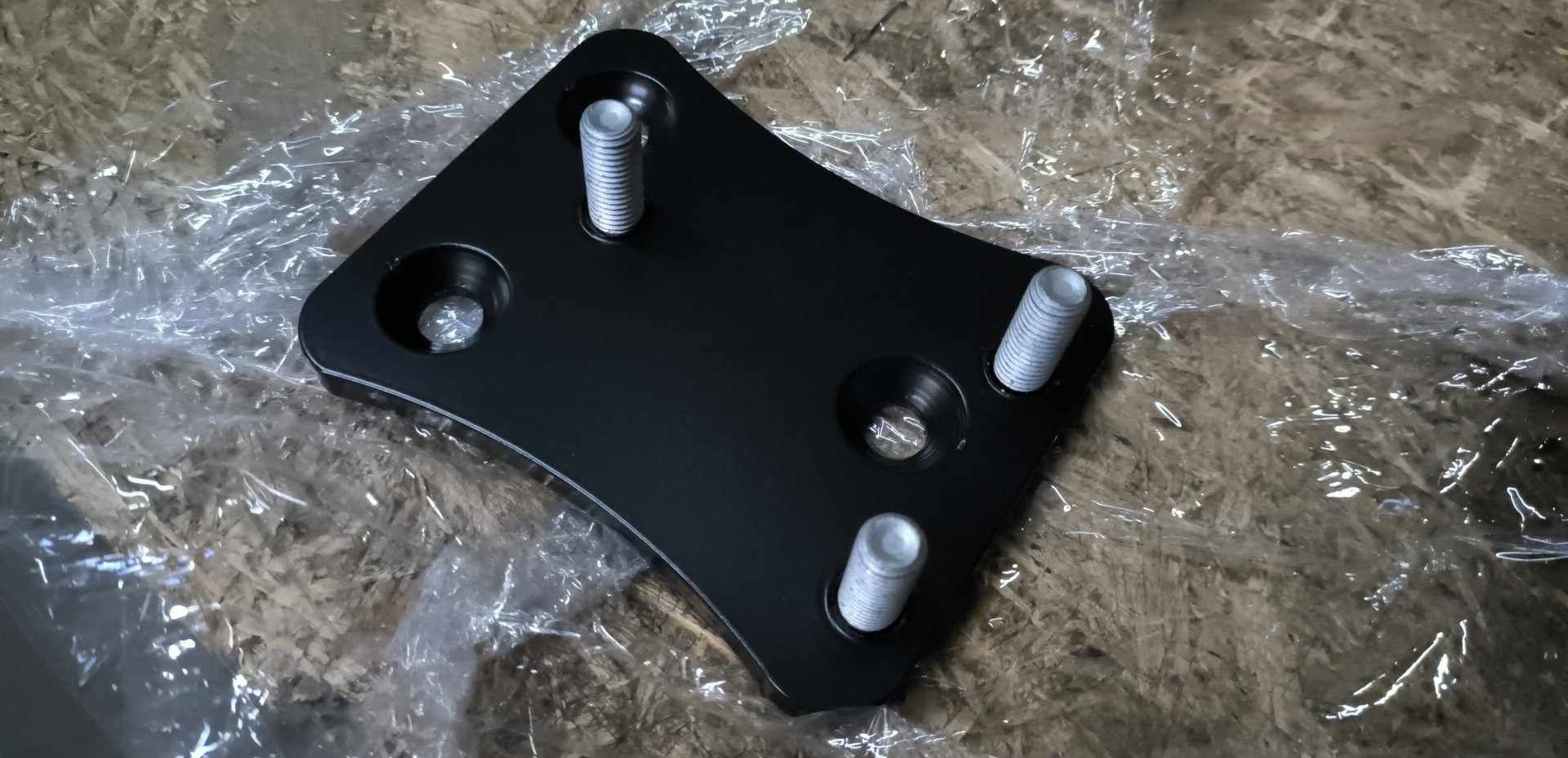 Adapter do montażu przedladni kierowniczej z vitary do suzuki smaurai