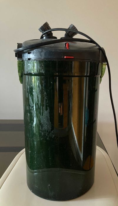 Aquario com móvel de suporte