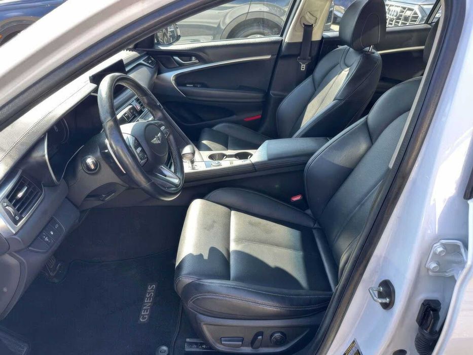 Genesis G70      2023