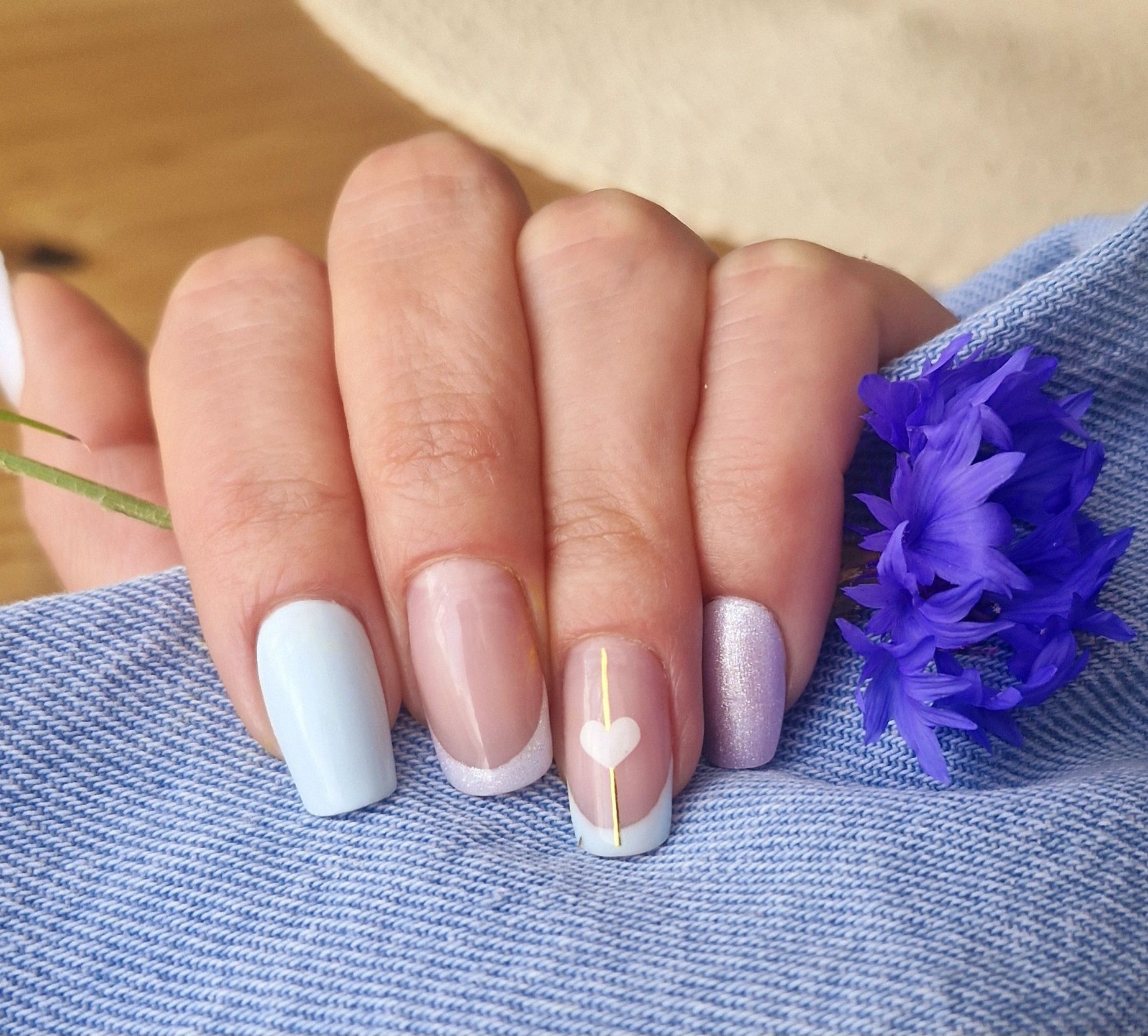 Manicure żelowy/ hybrydowy