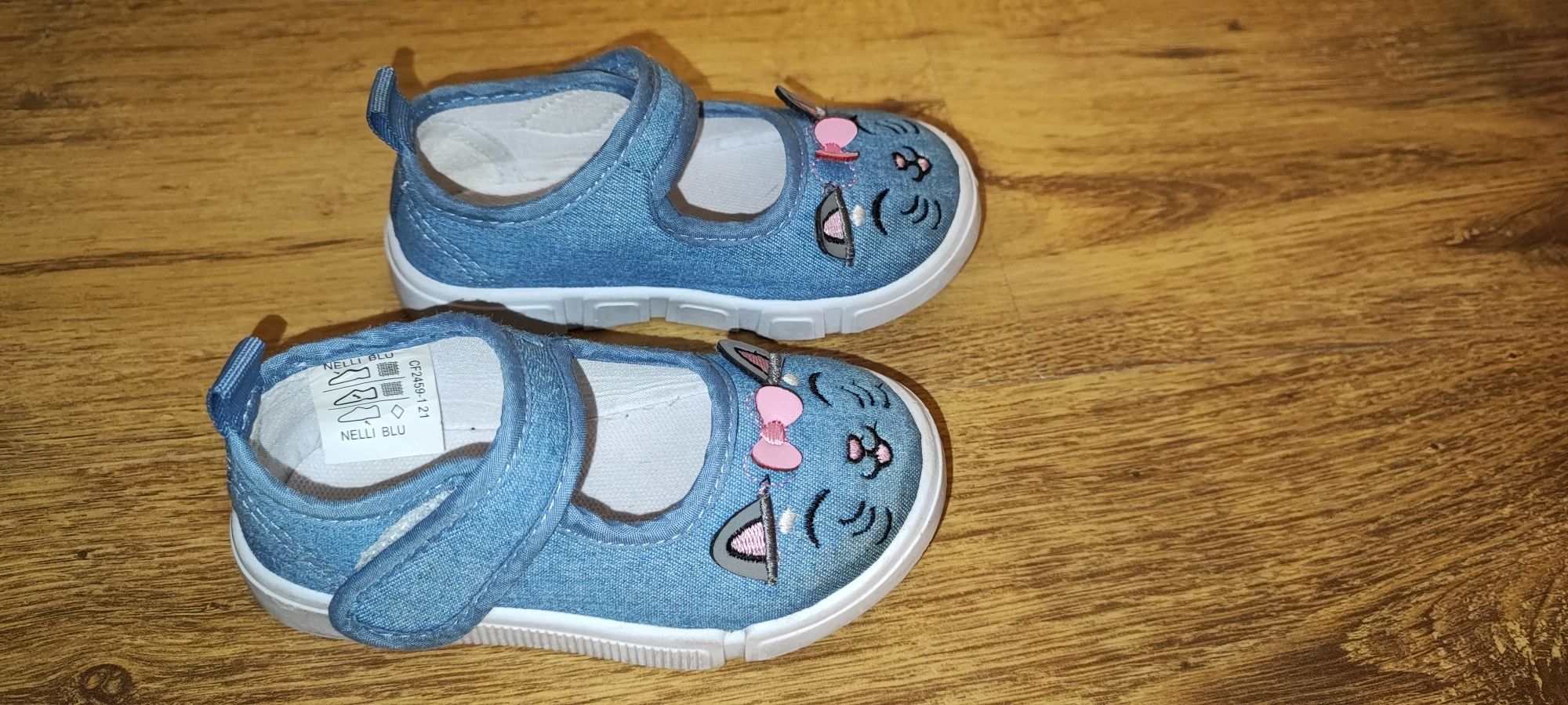 Buciki Buty Kapciuszk Kapciei Kot Kotek CCC Nelli Blu