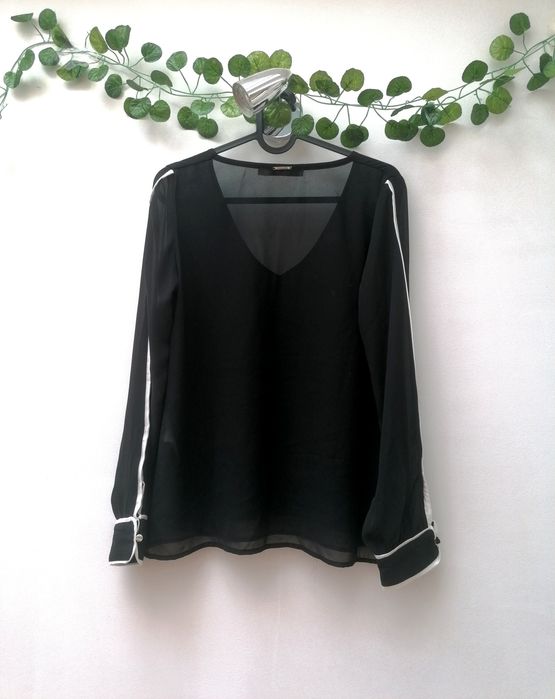 Blusa Preta Fina e Transparente