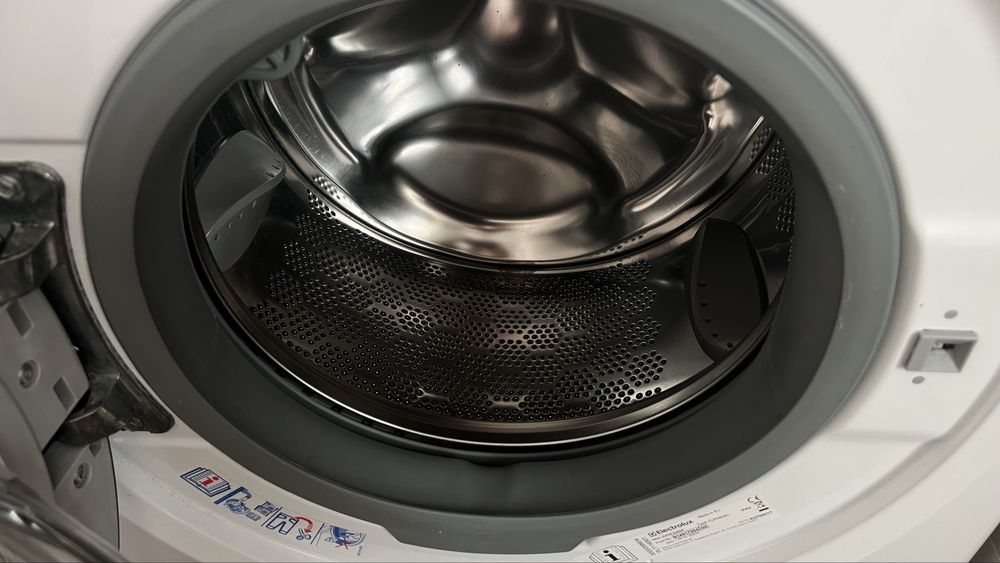 Pealka Electrolux PerfectCare 800