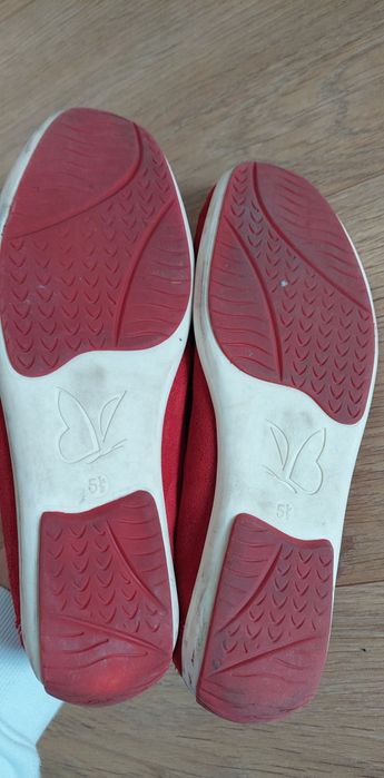 Caprice r.38,5 czerwone mokasyny zamszowe